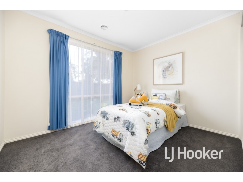 89 Oaklands Way, Pakenham VIC 3810