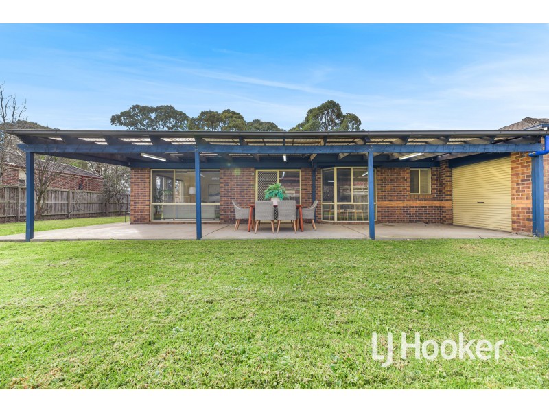 89 Oaklands Way, Pakenham VIC 3810