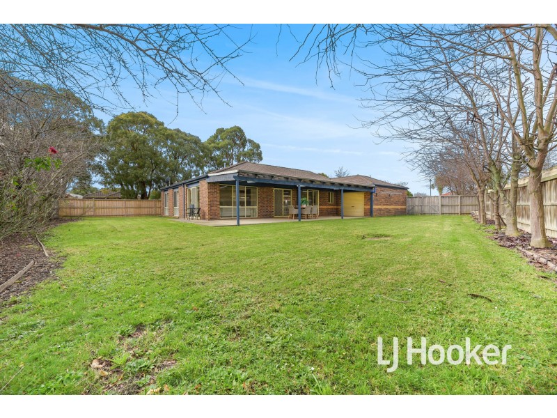 89 Oaklands Way, Pakenham VIC 3810