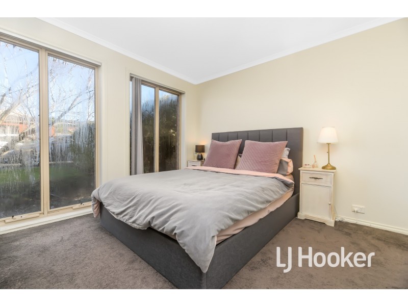 4/13 Red Cherry Court, Pakenham VIC 3810