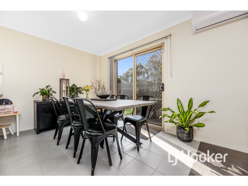 4/13 Red Cherry Court, Pakenham VIC 3810