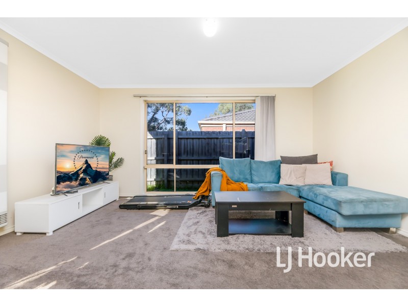 4/13 Red Cherry Court, Pakenham VIC 3810