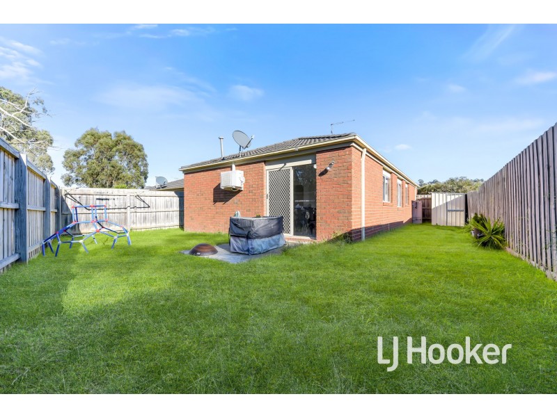 4/13 Red Cherry Court, Pakenham VIC 3810