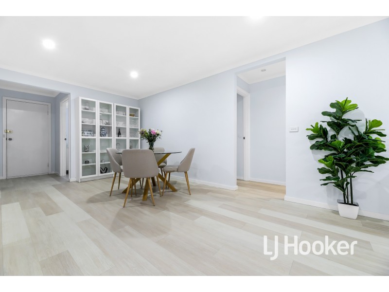 28 Bridle Place, Pakenham VIC 3810