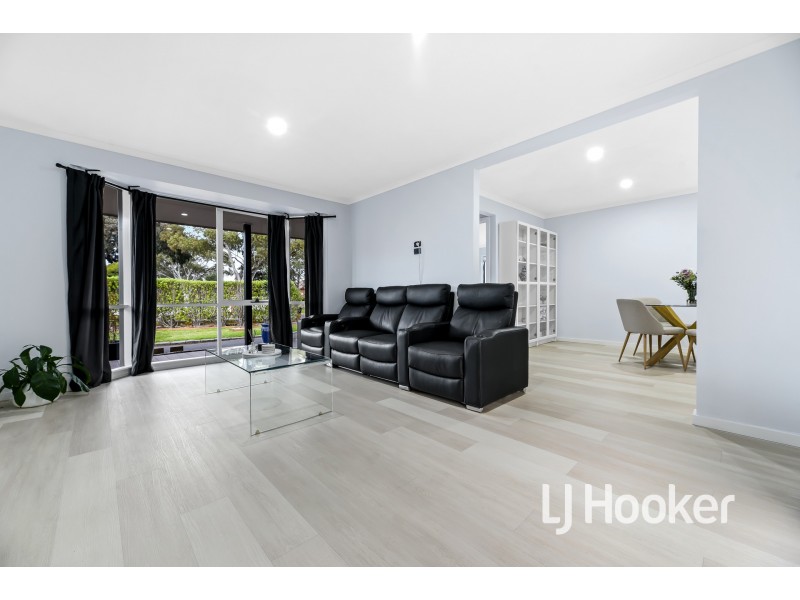 28 Bridle Place, Pakenham VIC 3810