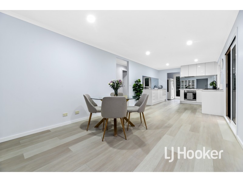 28 Bridle Place, Pakenham VIC 3810