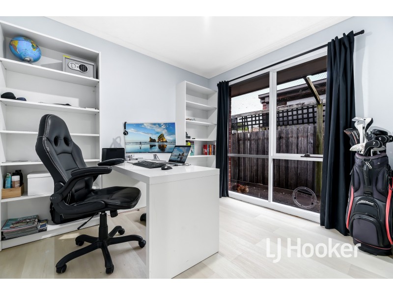 28 Bridle Place, Pakenham VIC 3810