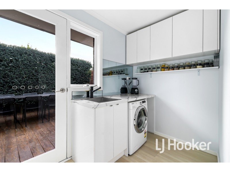 28 Bridle Place, Pakenham VIC 3810