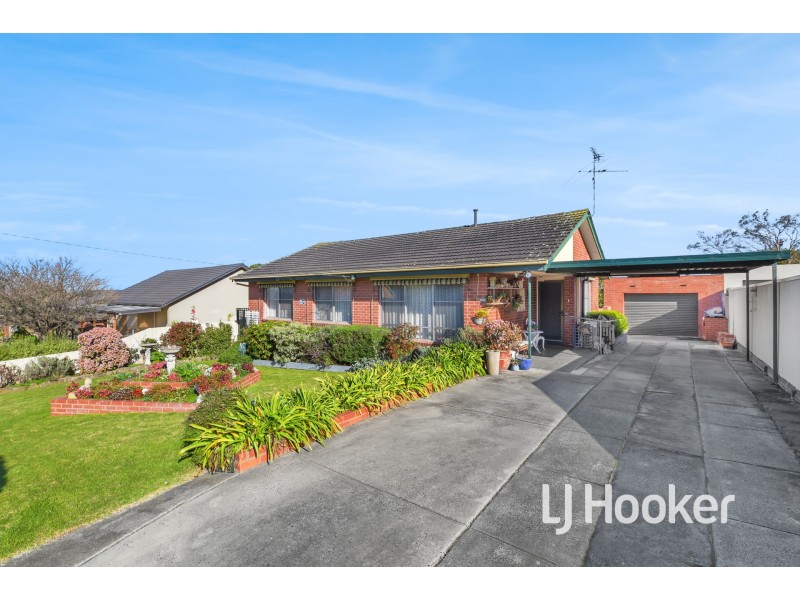 17 Deveney Street, Pakenham VIC 3810