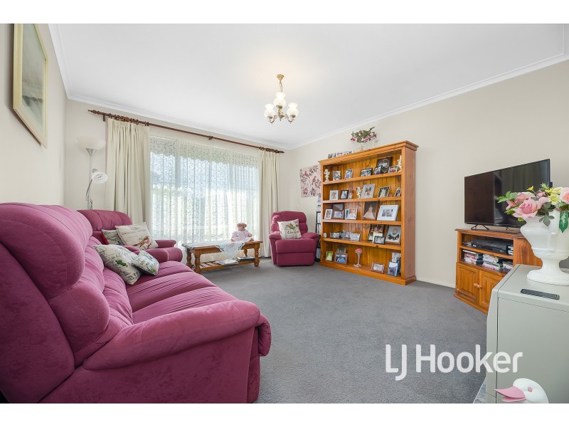 17 Deveney Street, Pakenham VIC 3810