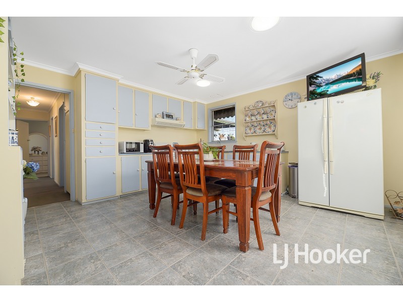 17 Deveney Street, Pakenham VIC 3810