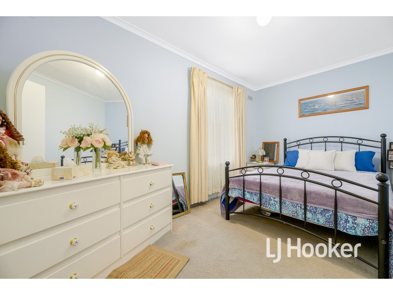 17 Deveney Street, Pakenham VIC 3810