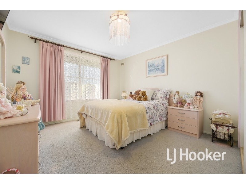 17 Deveney Street, Pakenham VIC 3810