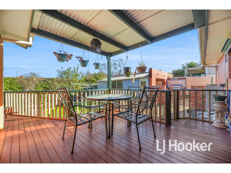 17 Deveney Street, Pakenham VIC 3810