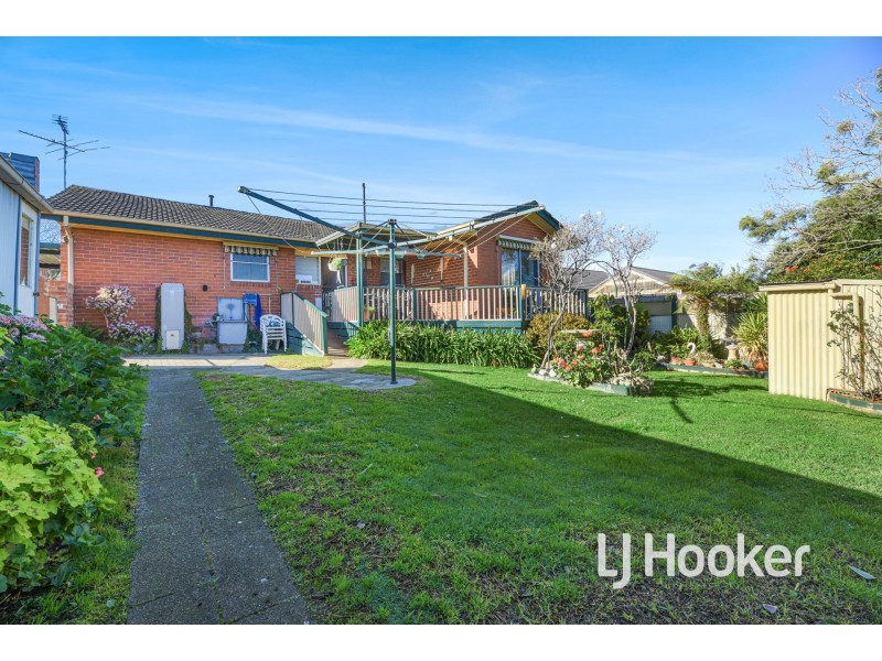 17 Deveney Street, Pakenham VIC 3810