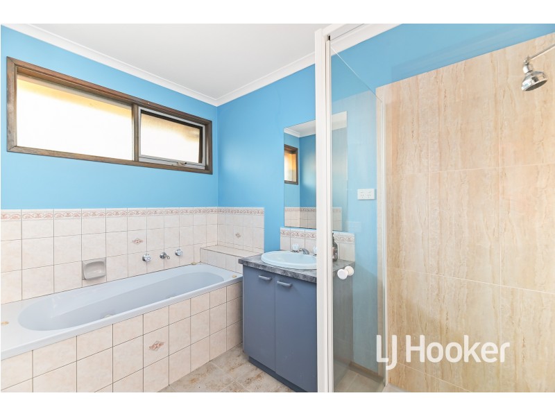 10 Benor Court, Pakenham VIC 3810