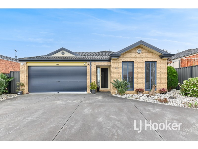 61 Leigh Drive, Pakenham VIC 3810