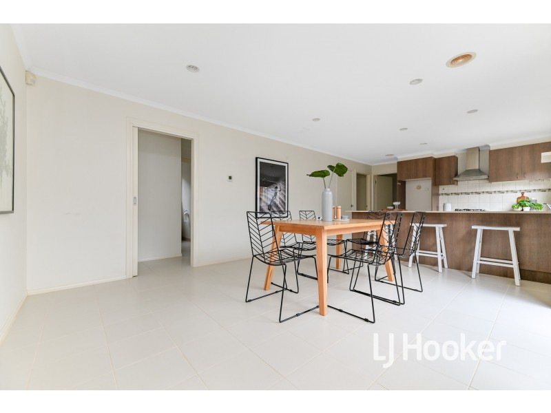 61 Leigh Drive, Pakenham VIC 3810