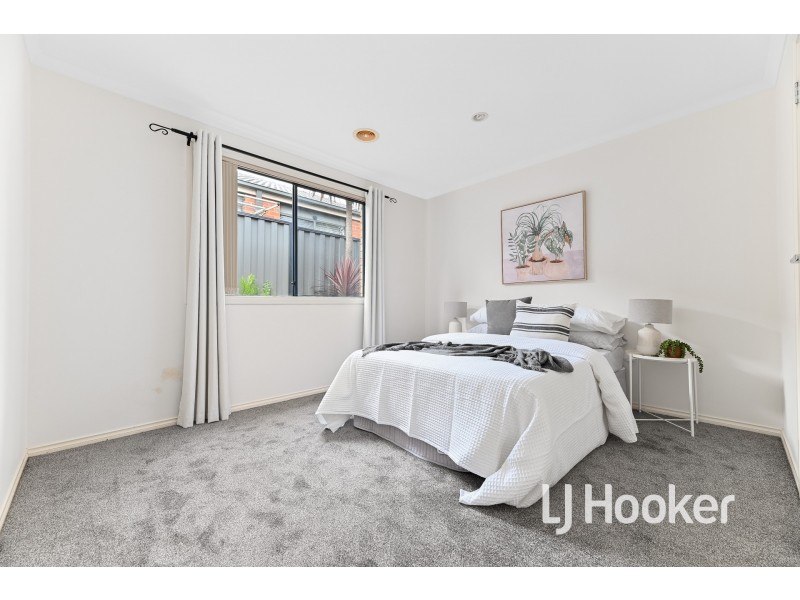 61 Leigh Drive, Pakenham VIC 3810