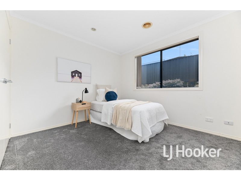 61 Leigh Drive, Pakenham VIC 3810