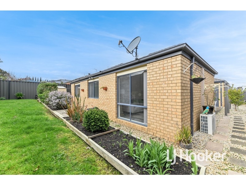 61 Leigh Drive, Pakenham VIC 3810