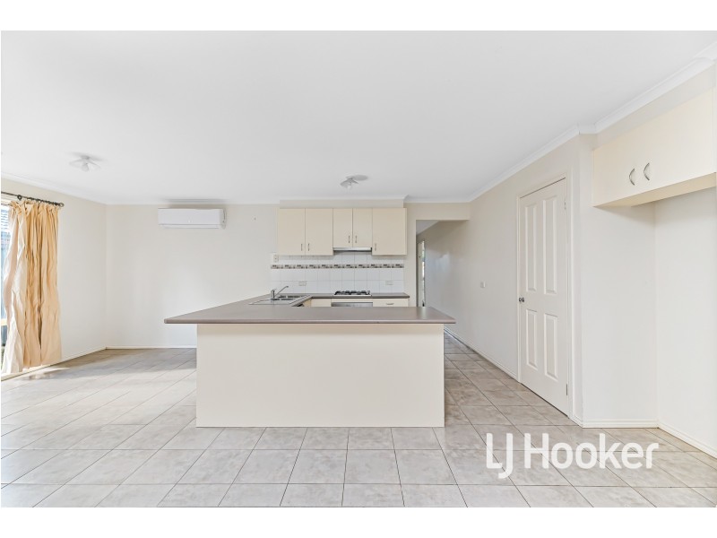 12 Caspian Chase, Pakenham VIC 3810
