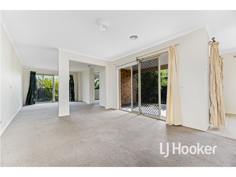 12 Caspian Chase, Pakenham VIC 3810