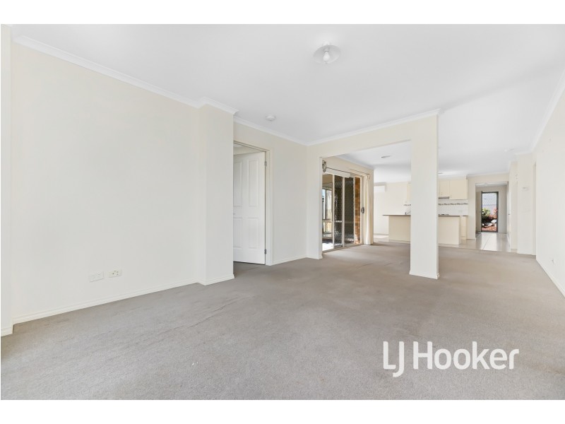 12 Caspian Chase, Pakenham VIC 3810