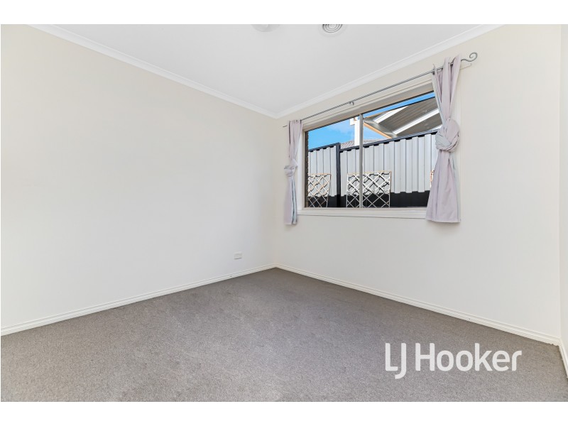 12 Caspian Chase, Pakenham VIC 3810