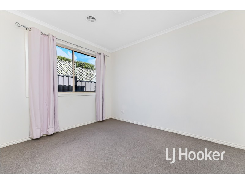 12 Caspian Chase, Pakenham VIC 3810