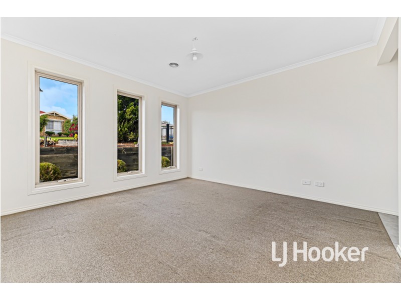12 Caspian Chase, Pakenham VIC 3810