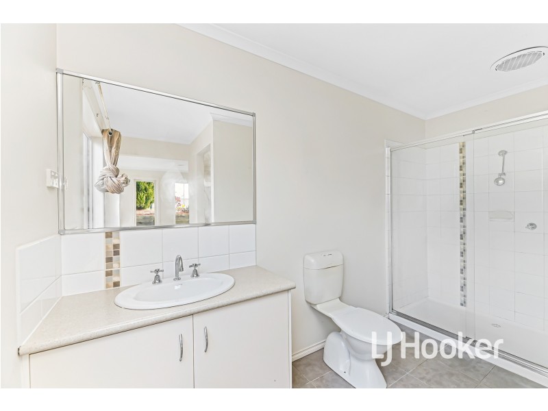 12 Caspian Chase, Pakenham VIC 3810