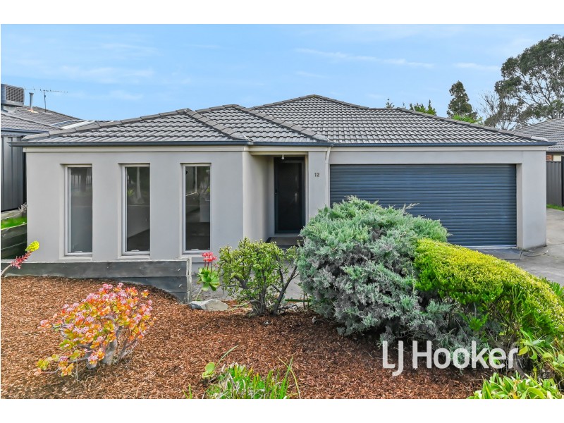 12 Caspian Chase, Pakenham VIC 3810