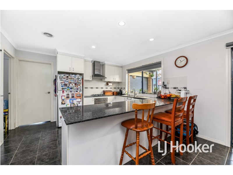 9 Ivory Drive, Pakenham VIC 3810