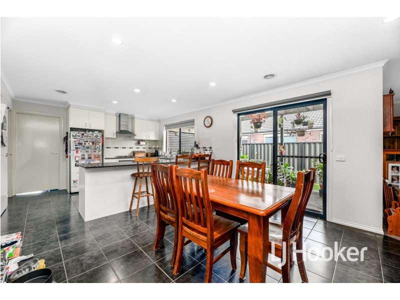 9 Ivory Drive, Pakenham VIC 3810