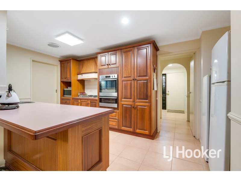 3 McInnes Court, Pakenham VIC 3810