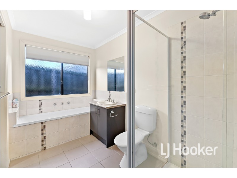 7/108 Ahern Road, Pakenham VIC 3810