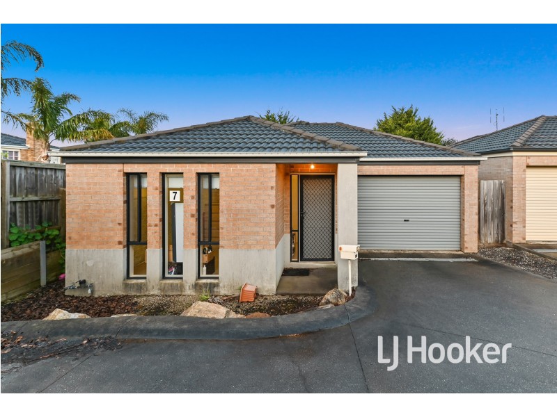 7/108 Ahern Road, Pakenham VIC 3810