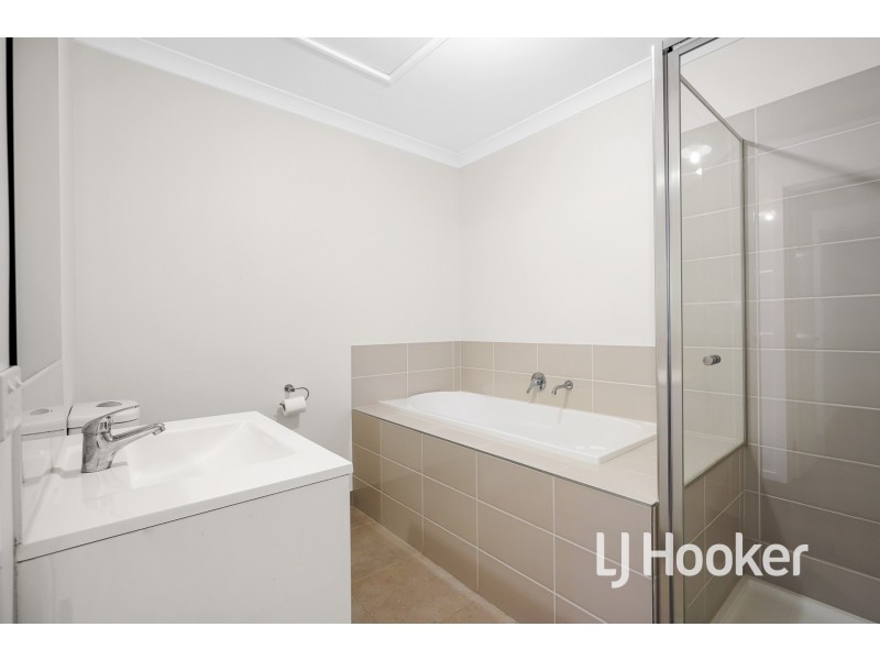 10 Manchester Boulevard, Officer VIC 3809