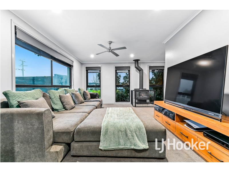 25 Sybella Avenue, Koo Wee Rup VIC 3981