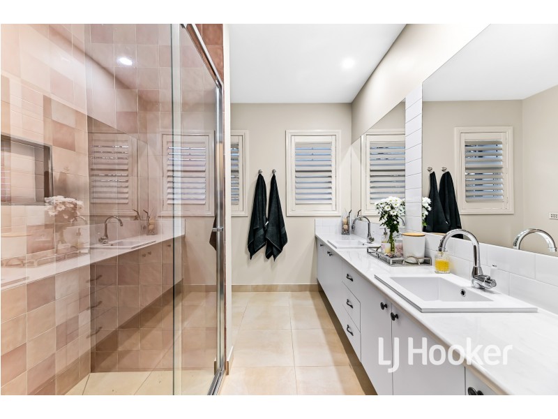 5 Illawarra Way, Pakenham VIC 3810