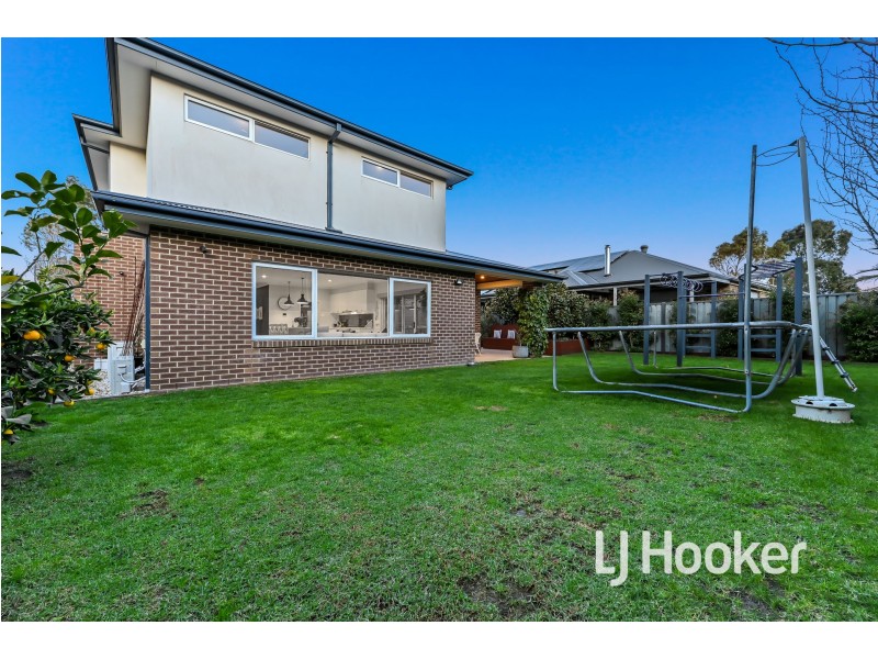 5 Illawarra Way, Pakenham VIC 3810