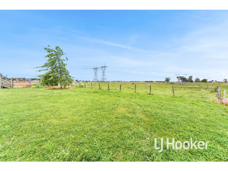 340 Lone Pine Road, Garfield VIC 3814