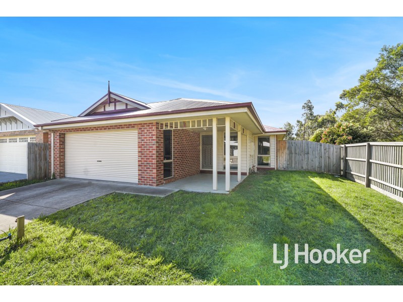 17 Tribuzi Close, Pakenham VIC 3810