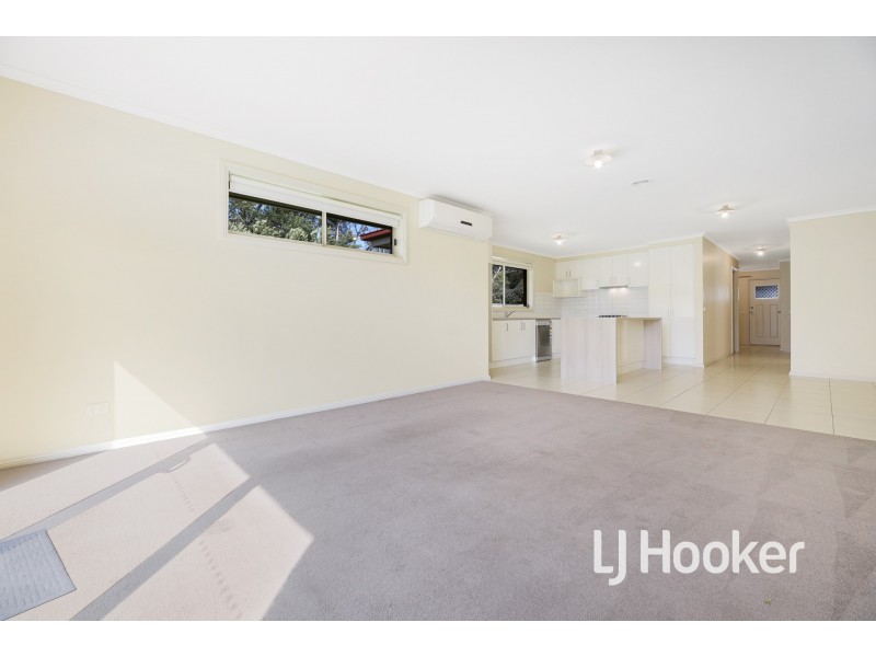 17 Tribuzi Close, Pakenham VIC 3810