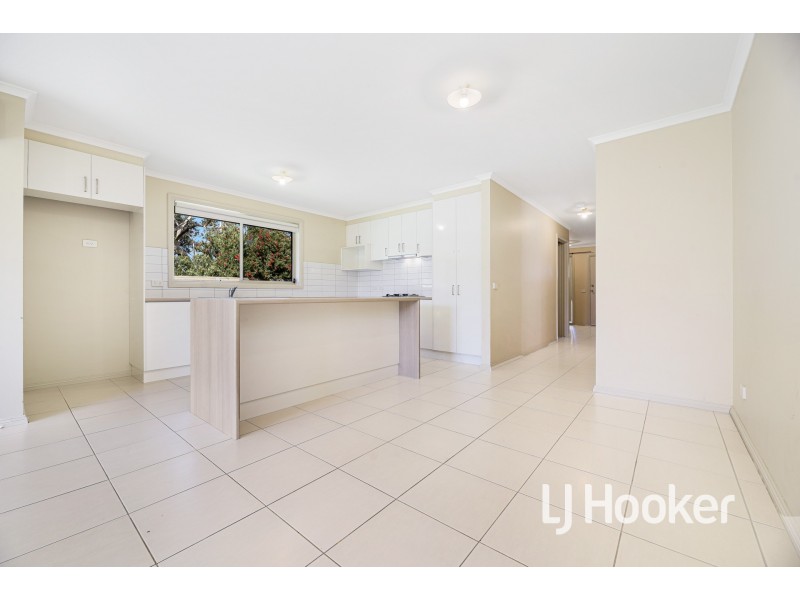 17 Tribuzi Close, Pakenham VIC 3810