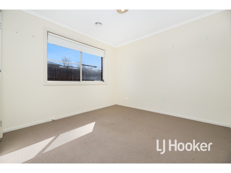 17 Tribuzi Close, Pakenham VIC 3810