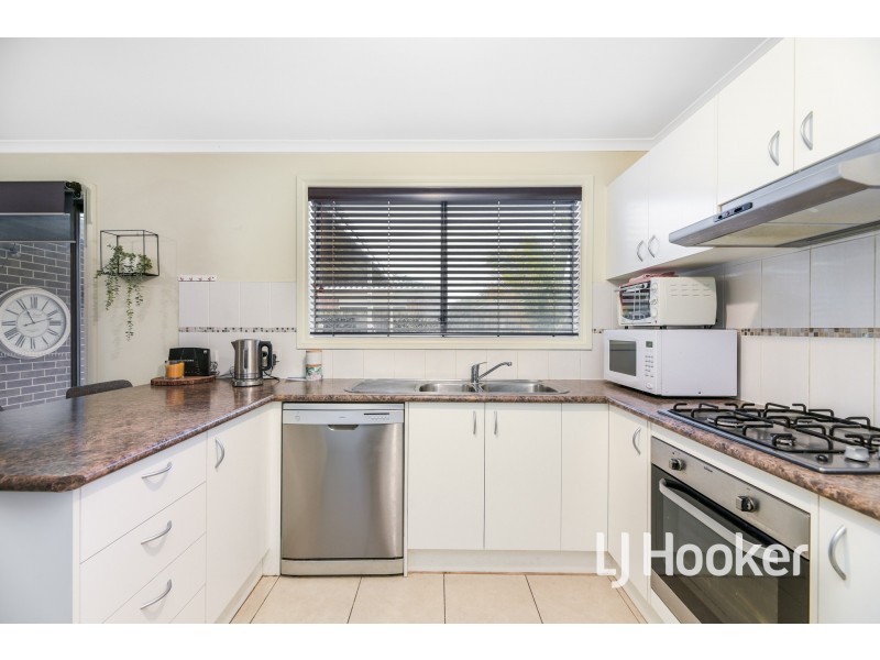 5 Laurel Lane, Pakenham VIC 3810