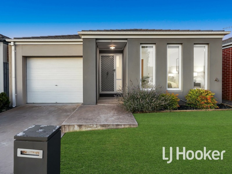 16 Manchester Boulevard, Officer VIC 3809