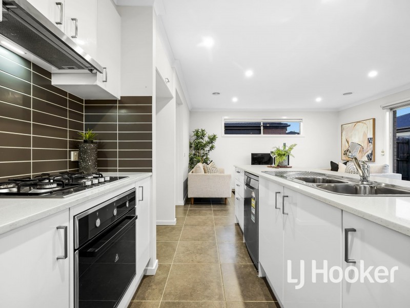 16 Manchester Boulevard, Officer VIC 3809